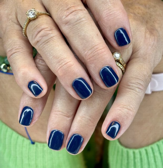 Manucure Semi- permanent, bleu