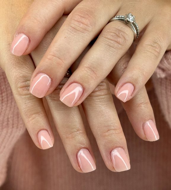 Manucure semi-permanent, nude