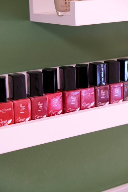 Collection de vernis rouges et roses
