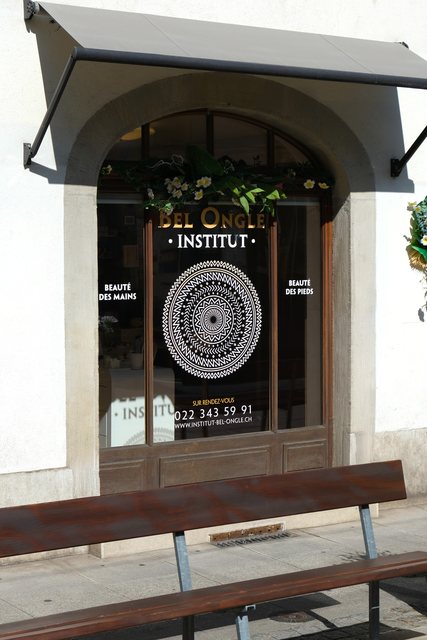 Entrée de Bel Ongle Institut à Carouge