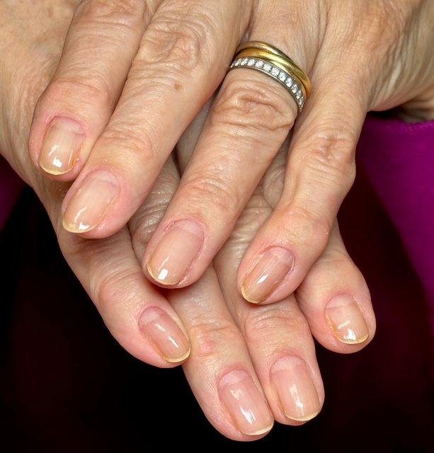 Manucure nude, réalisation de Bel Ongle Institut