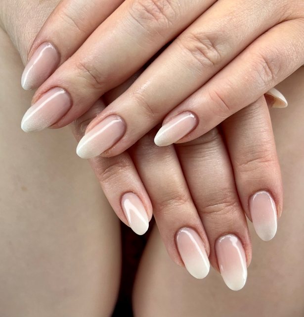 Manucure nude, réalisation de Bel Ongle Institut