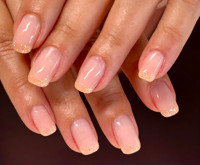 Manucure nude, réalisation de Bel Ongle Institut