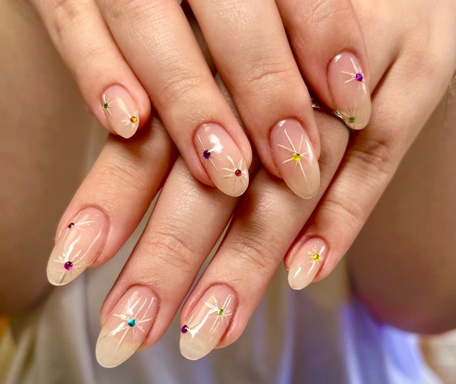 Manucure nude, réalisation de Bel Ongle Institut
