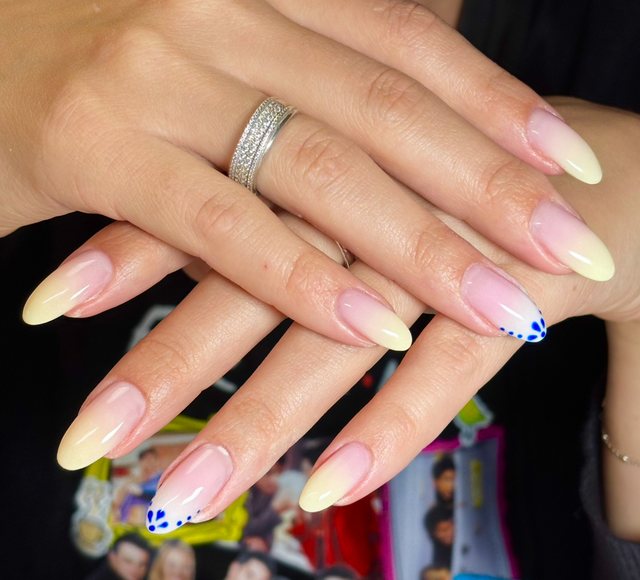 Manucure pastel, réalisation de Bel Ongle Institut