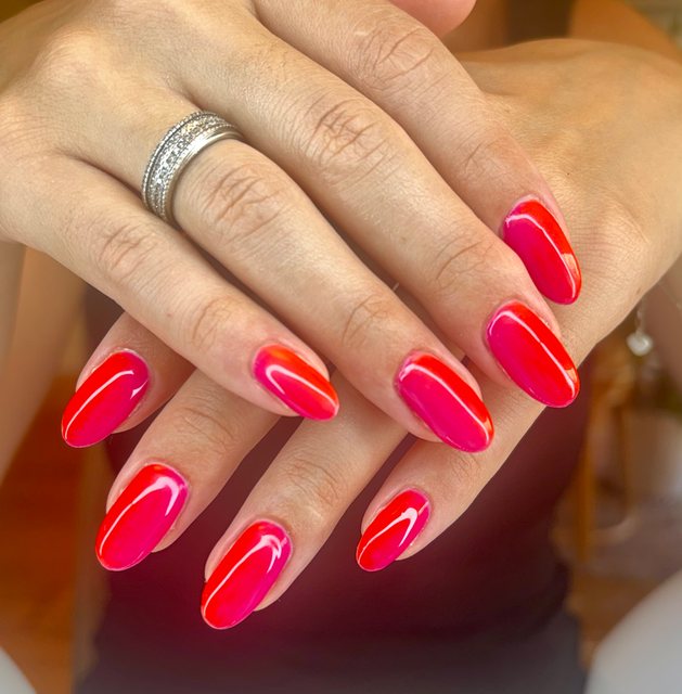 Manucure rouge, réalisation de Bel Ongle Institut