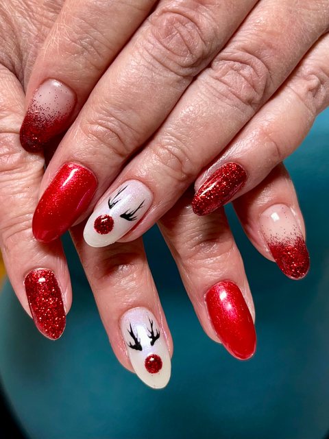 Manucure rouge, réalisation de Bel Ongle Institut