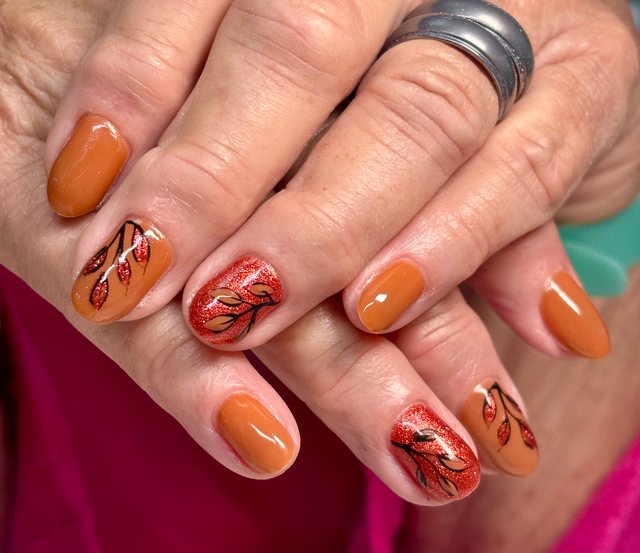 Manucure terracotta, réalisation de Bel Ongle Institut