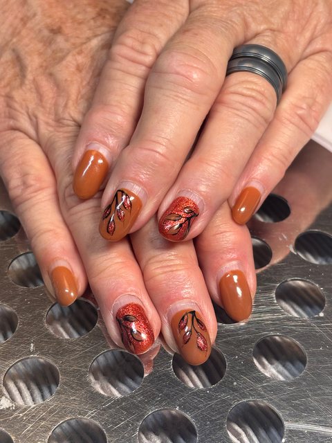 Manucure terracotta, réalisation de Bel Ongle Institut