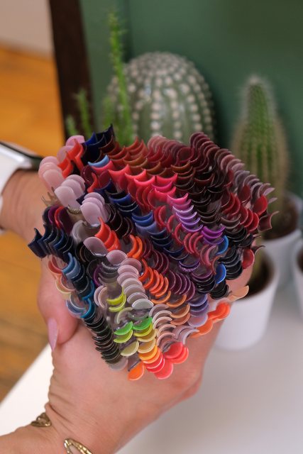 Nuanciers de vernis présentés dans l’institut